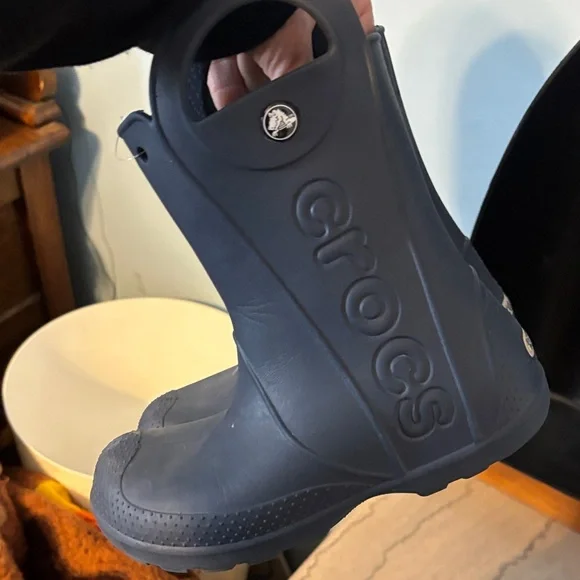 Size 13 CROCS Kids Dark Blue Rain Boots - Picture 6 of 7